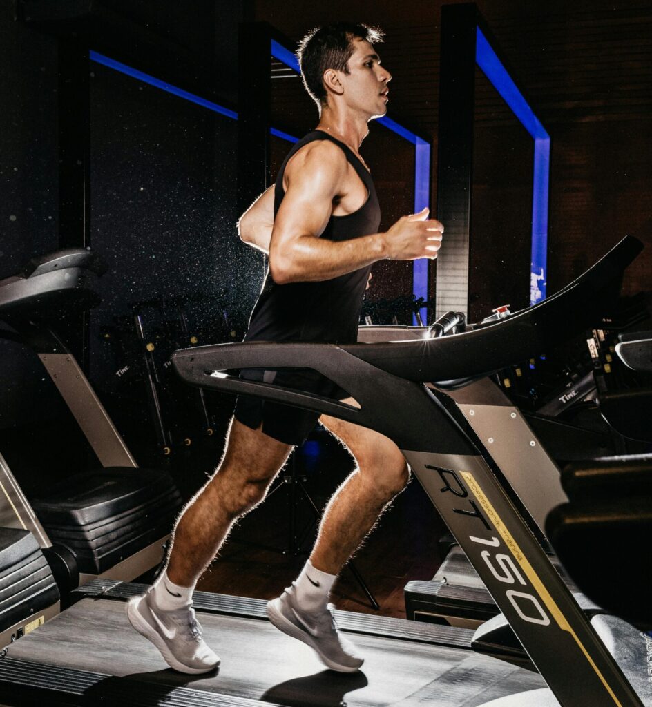 beneficios-do-hiit-para-queirma-de-gordura-site-vibe-atual-4-scaled-e1741814501985-944x1024 Benefícios do HIIT para queima de gordura