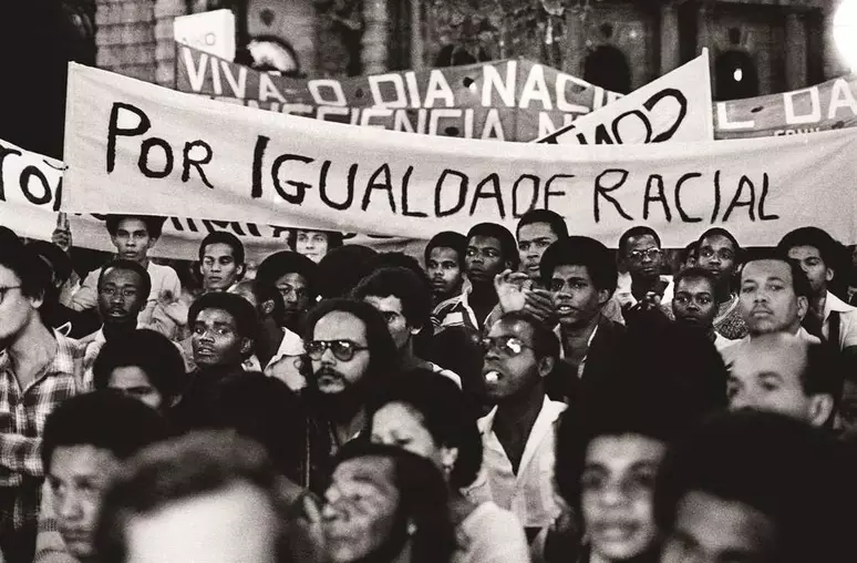 movimento-negro-luta-por-igualdade-e-justica-social-site-vibe-atual-1 Movimento Negro: Luta por Igualdade e Justiça Social